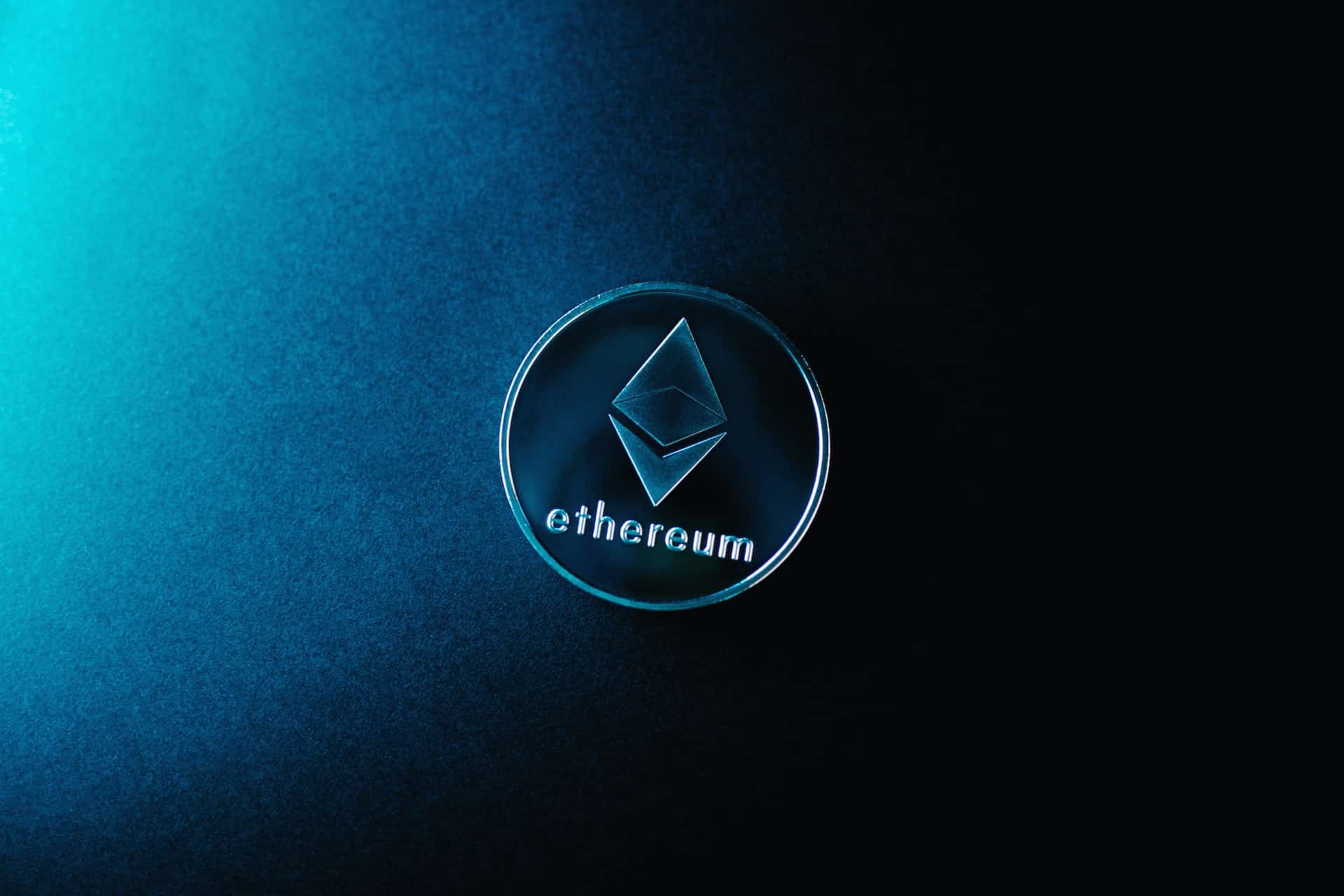 Wie ein Diktator“: Ethereum-Erfinder Vitalik Buterin schimpft auf Sam  Bankman-Fried und FTX