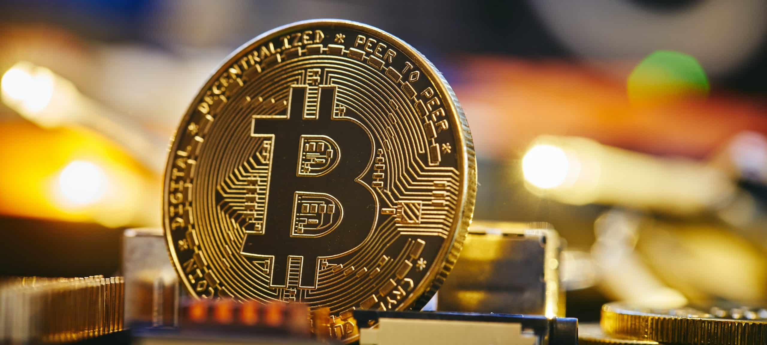 Mining-Unternehmen rüstet für Bitcoin Halving auf, während andere Kryptowährungen zulegen